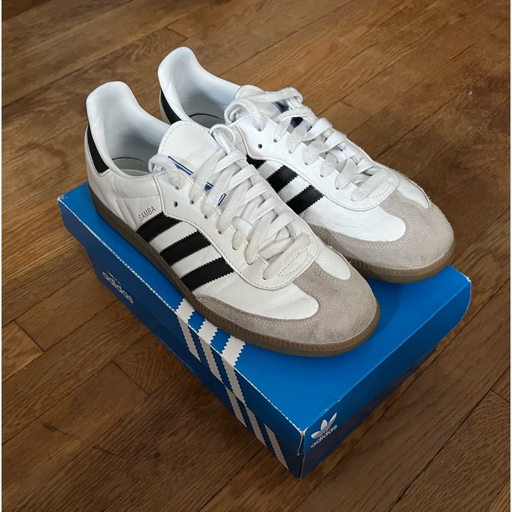 White Adidas Sambas size 10 (very lightly used)